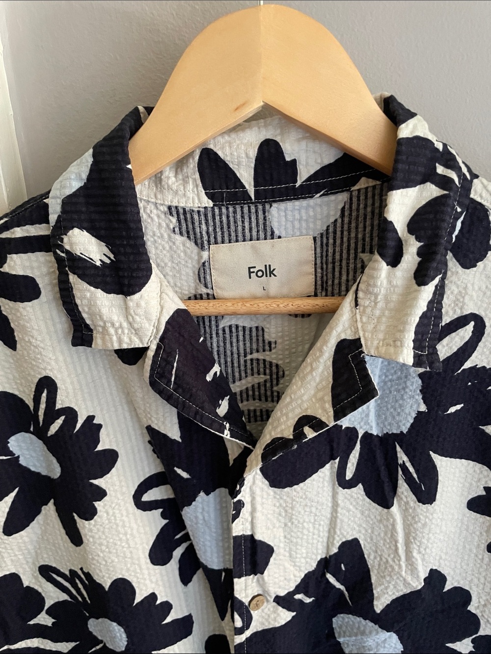 Folk Clothing Large Daisy Print cotton button up- Large - Picture 6 of 8